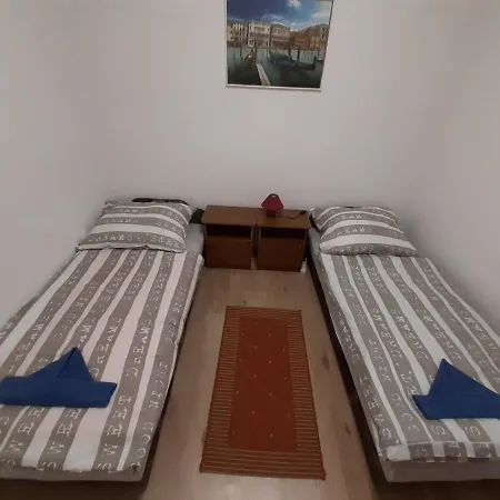 Atlantisz Vendeghaz * Badacsony