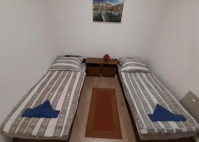 Atlantisz Vendeghaz * Badacsony